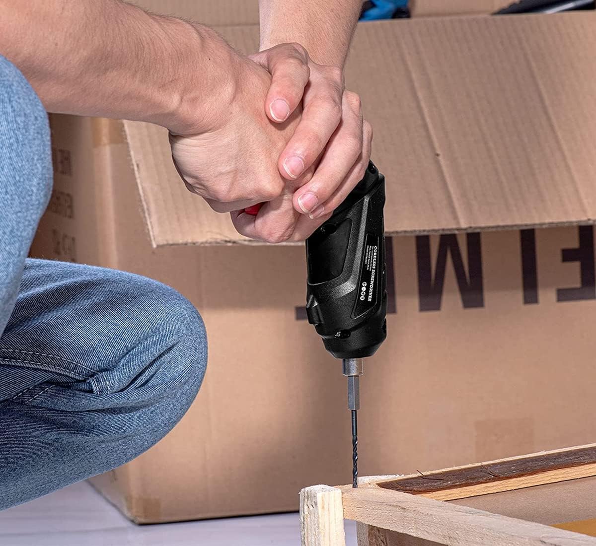 مفك براغي كهربائي لاسلكي